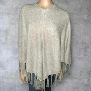 NWOT Banana Republic Women’s Cotton Blend Poncho sweater with fringe M/L Petite